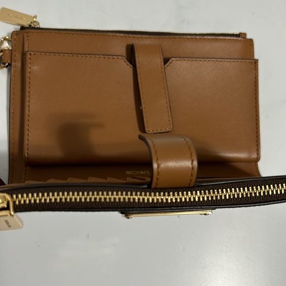 MICHAEL KORS  WALLET - Picture 8 of 10